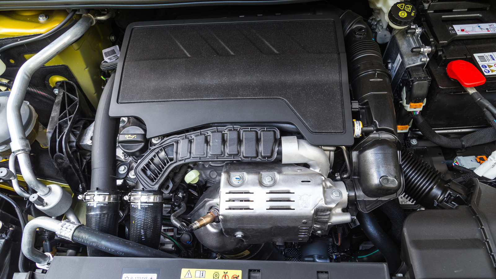 Ο κινητήρας PureTech 1.2 αποδίδει 130 ίππους και 230 Nm ροπής, με κατανάλωση 7,4λτ/100 χλμ.